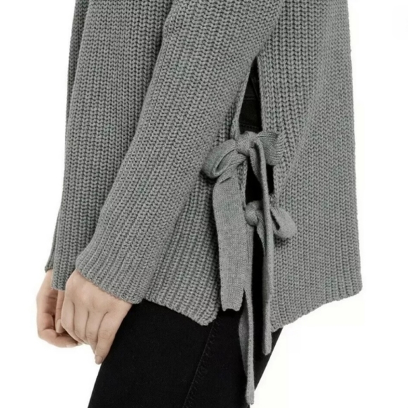 Ugg Ceanne Turtle neck sweater 

Size S - Picture 3 of 11